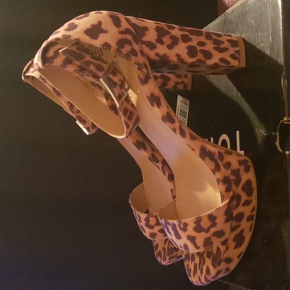 Torrid Leopard Tapered Platform Heel - Picture 5 of 6
